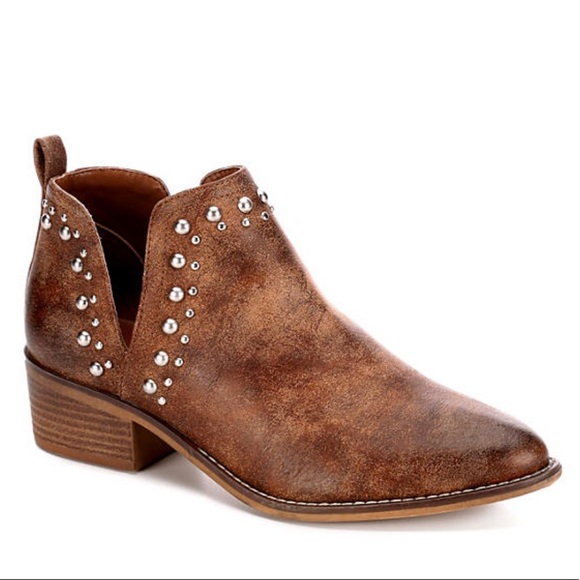 Steve Madden Shoes - Cognac Distressed Deep V Sides Ankle Bootie
